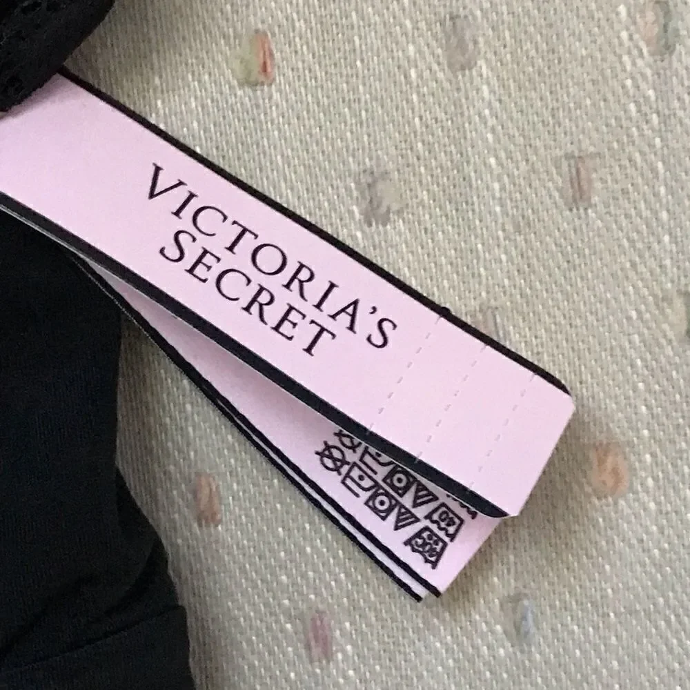 Victoria’s Secrets maternity briefs